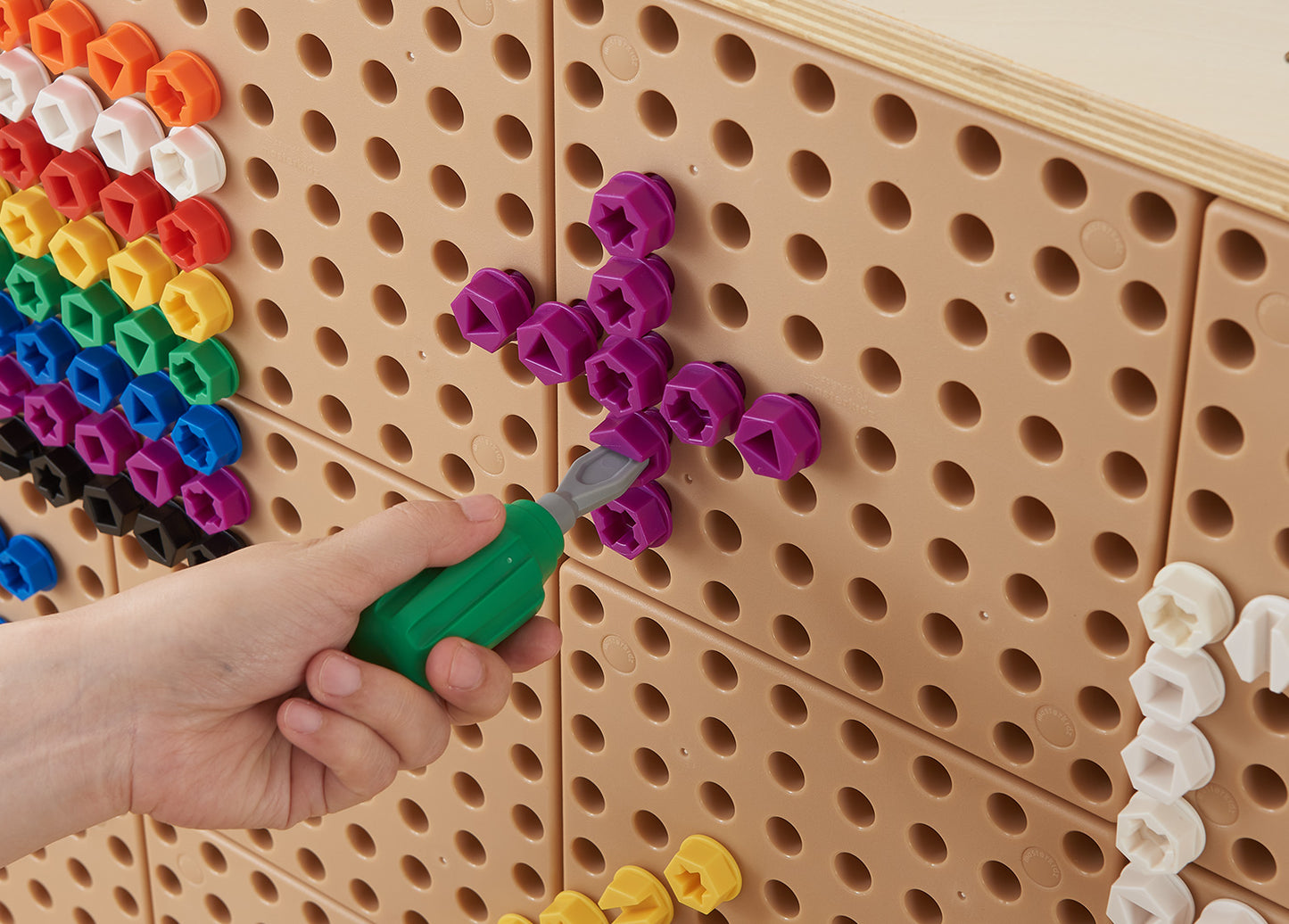 STEM WALL 32 Piece Screws (Mixed Colours) Set II