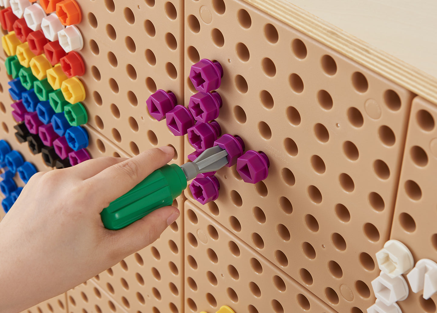 STEM WALL 32 Piece Screws (Mixed Colours) Set II