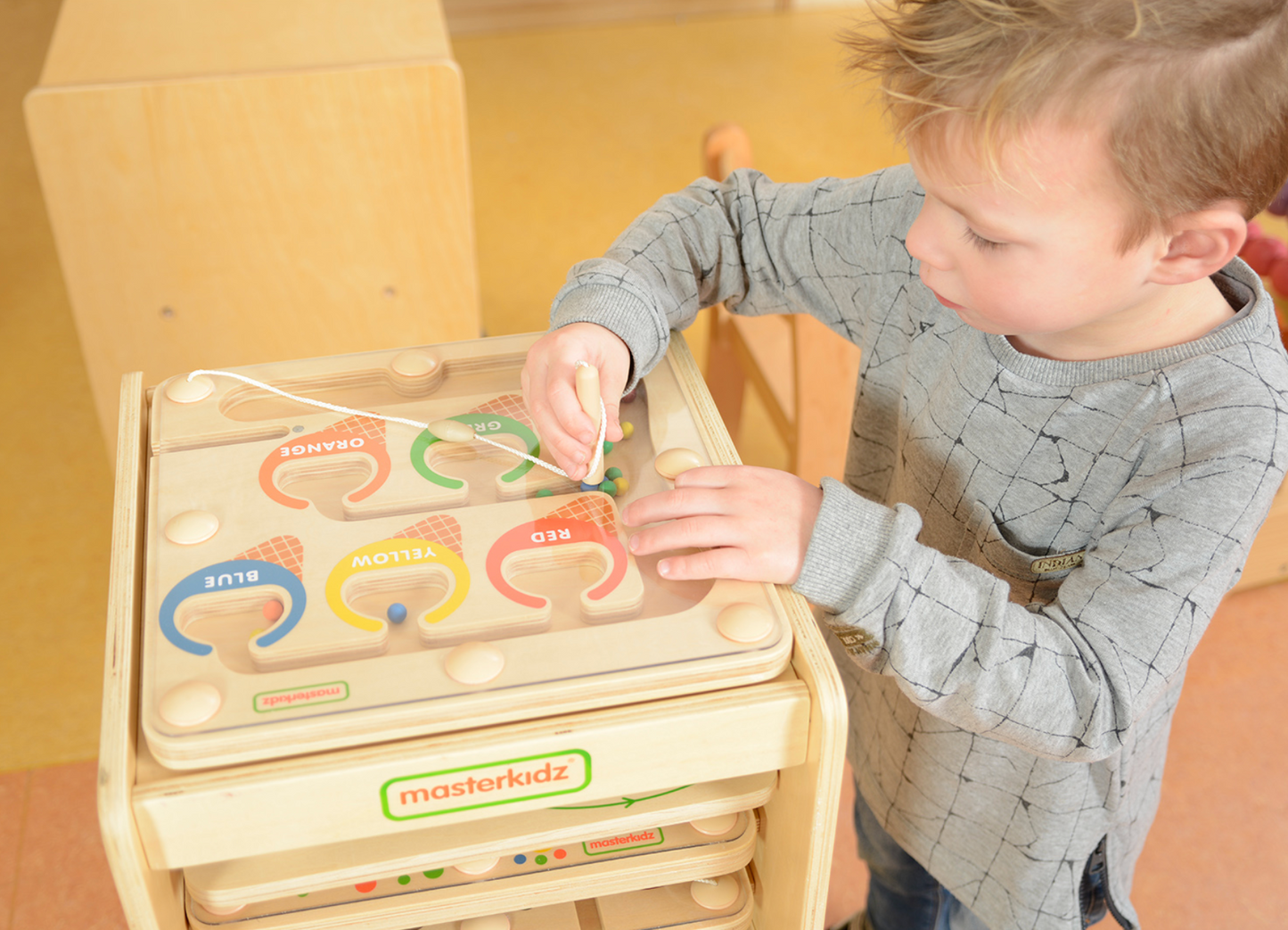 Colour Sorting Magnetic Maze