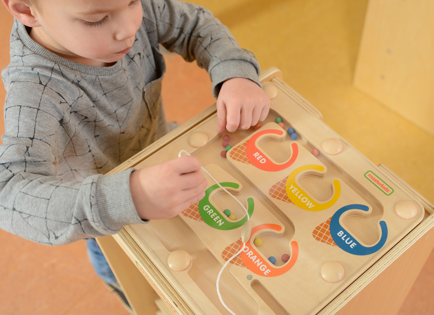 Colour Sorting Magnetic Maze